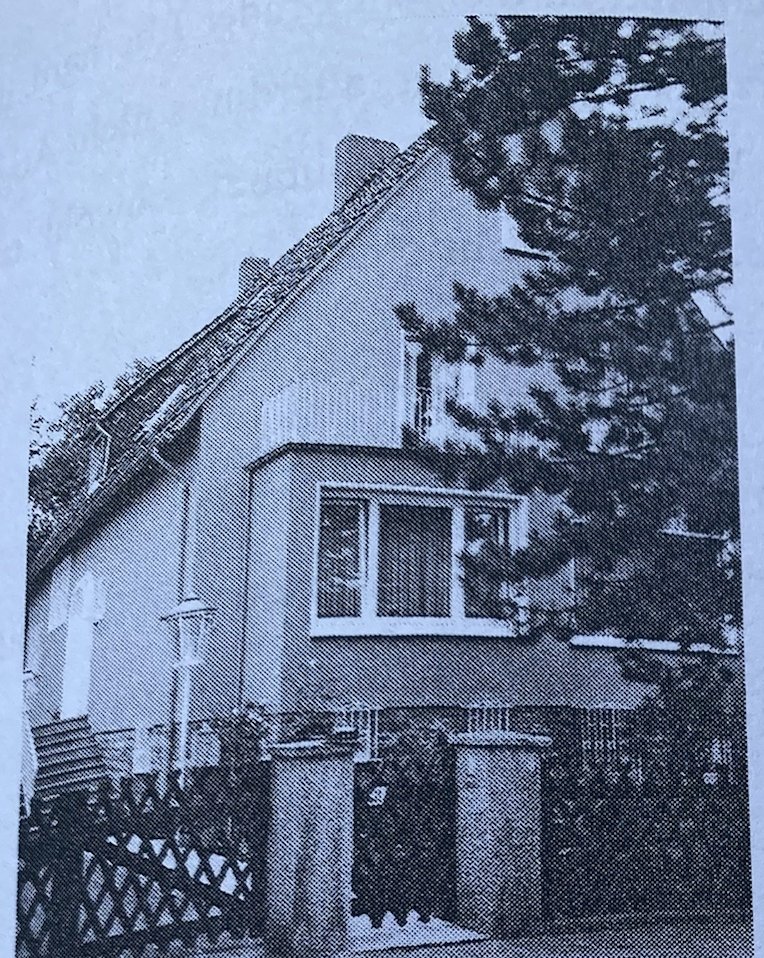 Historische Aufnahme des Hauses aus dem Buch der Familie Brenske